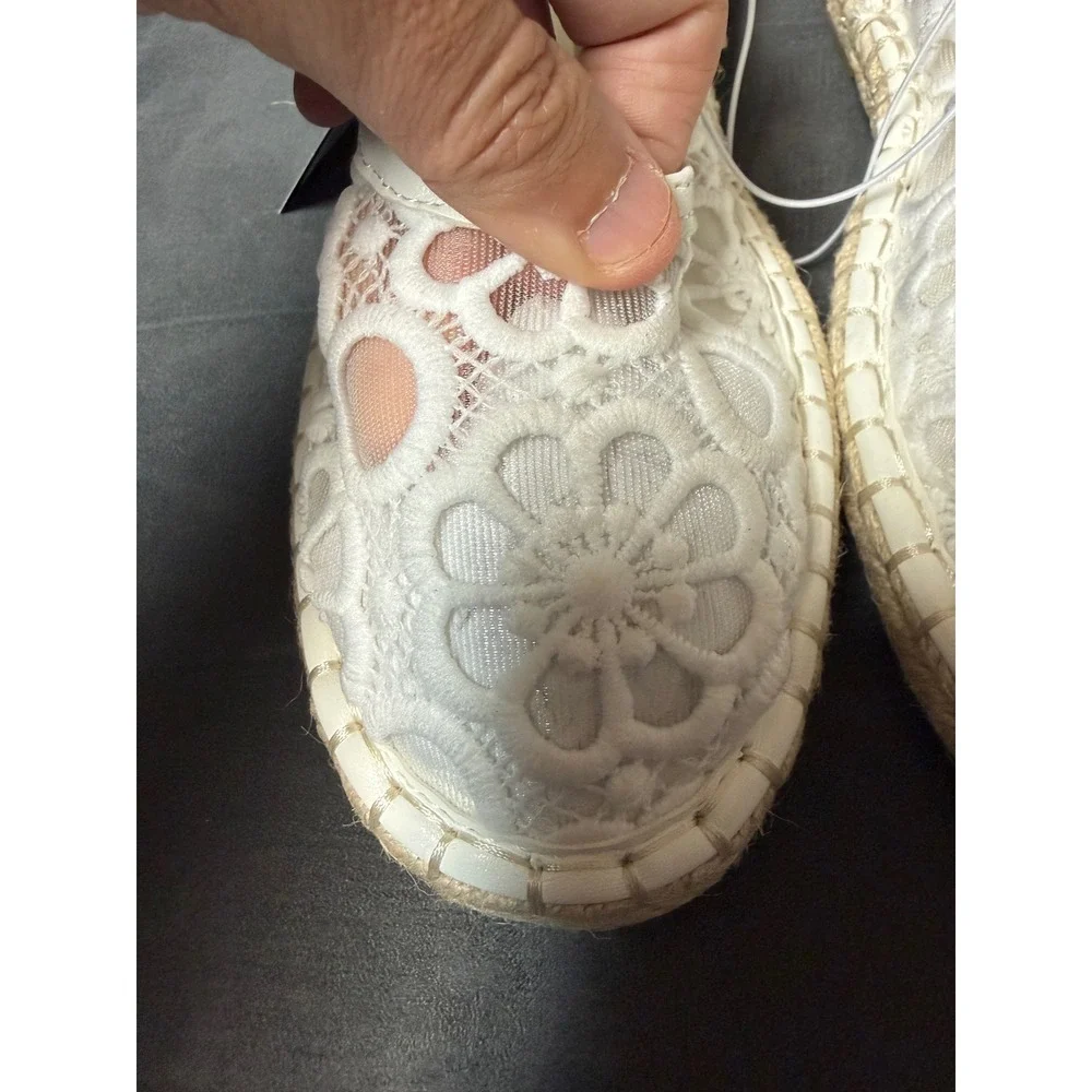 Universal Thread White Floral Lace Espadrilles Flats Memory Foam Womens 8 NWT
